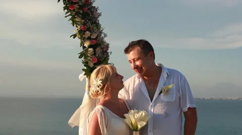 Wedding on a cliff in Bali Stock Footage 38320548