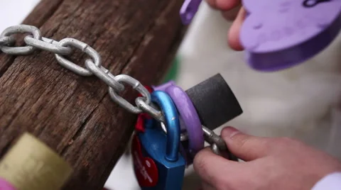 Wedding couple lock 動画素材 61414860