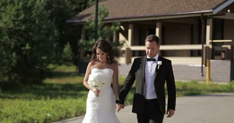 Wedding couple in park Video stock 62656057