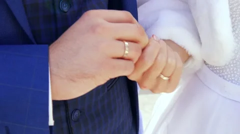 Wedding couple playing hands 库存影片 56085700