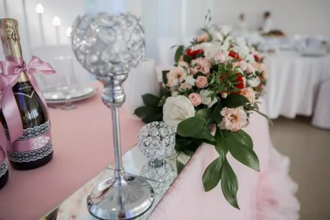 Wedding decor on a table in a restaurant Foto stock