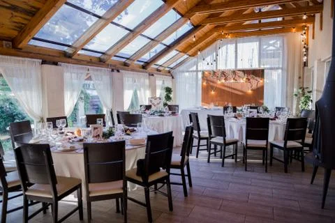 Wedding decor on a table in a restaurant Stock-Fotos