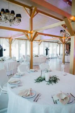 Wedding decor on the table in the restaurant Foto stock