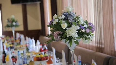 Wedding decorated with vase flowers Видео 123778964
