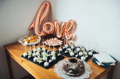 Wedding Decoration Cake & Flowers Stock Photos