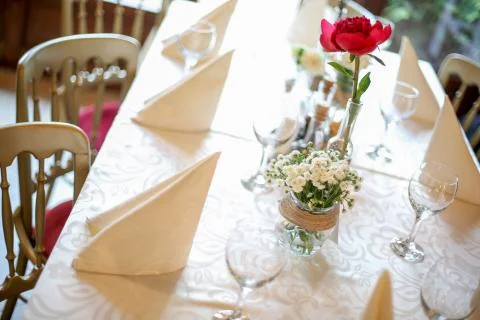 Wedding decoration table with rose Foto stock