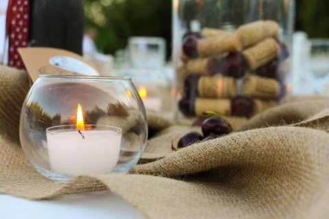Wedding dining table decorations and candles Foto stock