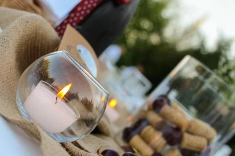 Wedding dining table decorations and candles Foto stock