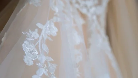 Wedding dresses in bridal salon Stockbeeldmateriaal 123780727