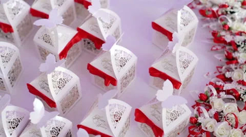 Wedding gift for guest Vídeos de archivo 51819644