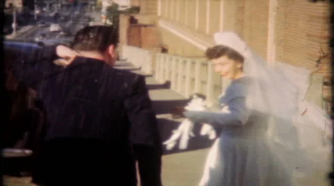 Wedding guest throw rice at bride and groom 1950s vintage film home movie 1755 Vidéo 47391661