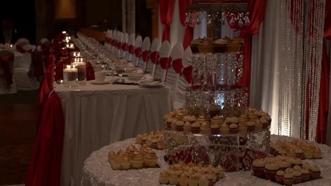 Wedding Head Table and cake table. Stockbeeldmateriaal 74277861