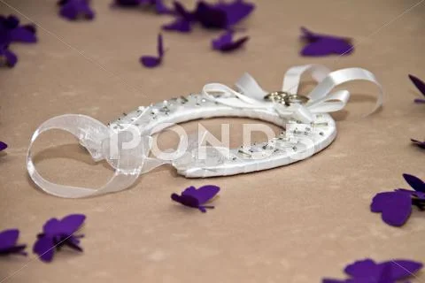 Wedding Ornament - White Good Luck Horse Shoe Stock Photos