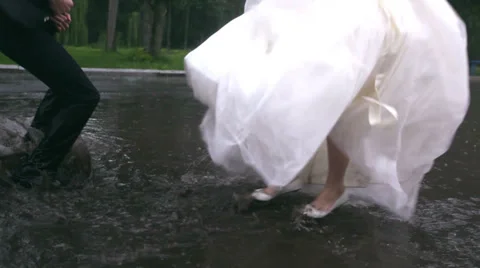Wedding in the rain Stock Footage 32475358