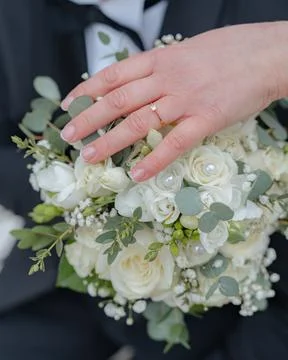 Wedding Ring on Bride Hand Фото