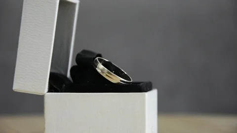Wedding ring in a gift box Stock Footage 107332609