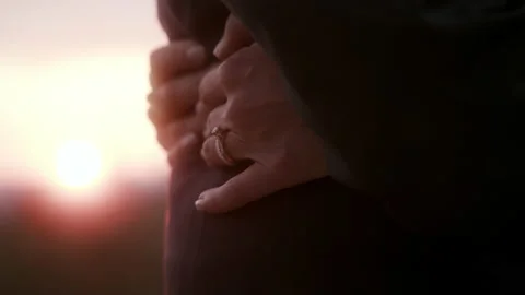 Wedding ring in sunset Vidéo 233079373