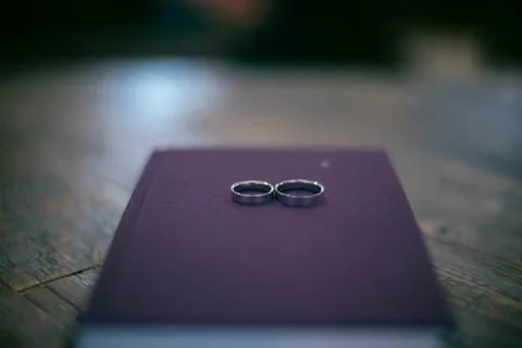 Wedding rings closeup Stockfoto's