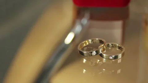 Wedding Rings Vídeos de archivo 12738084