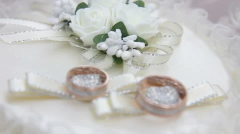 A wedding rings Video stock 32546298
