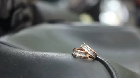A wedding rings Video stock 32546422