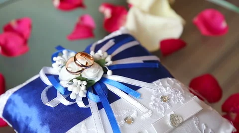 Wedding rings Stock Footage 53010956