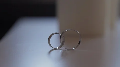 Wedding rings with selective focus Видео 105828607