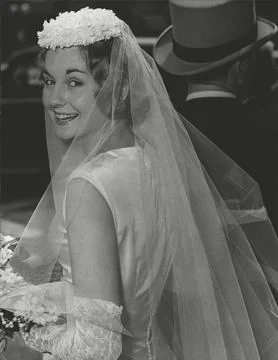 Wedding Of Sally Charlton The Toothpaste Advertisement Girl To Dental Surgeon Wi Stock Photos