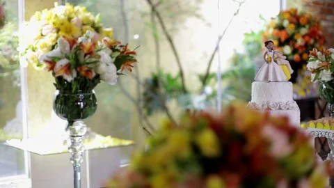 Wedding table and cake in center Stockbeeldmateriaal 72696537