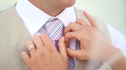 Wedding Tie Tighten  Vídeos de archivo 25442352