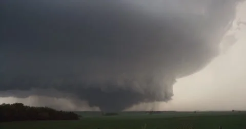 Wedge tornado looming over Nebraska farmland Stock Footage 59334402