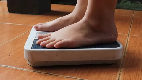 Weigh Stock-Footage 332890613