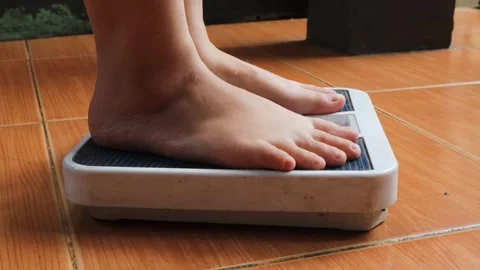 Weigh Stock-Footage 332890640