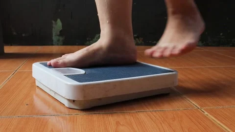 Weigh Stock-Footage 332890685