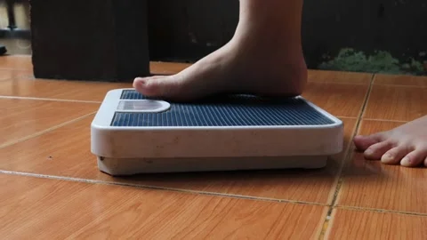 Weigh Stock-Footage 332890736