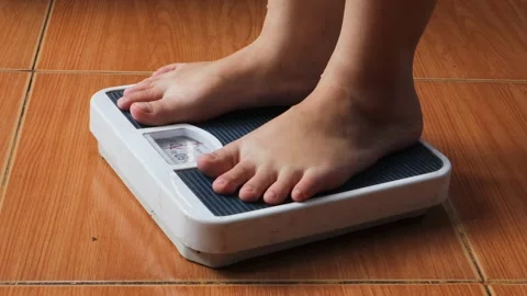 Weigh Stock-Footage 332890761