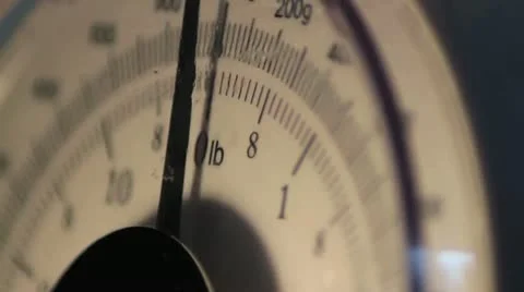 Weight scale needle moving. grams and pound 動画素材 11882463