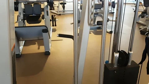 Weight on a sports machine simulator, in motion. Video stock 114913304