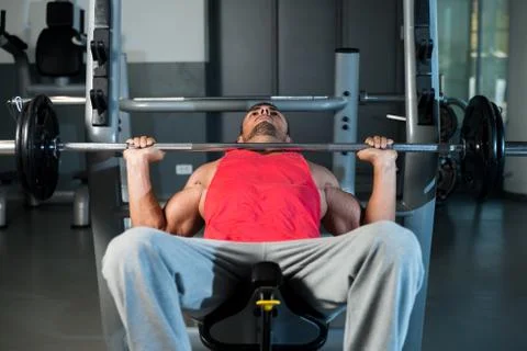 Weightlifter on benchpress Stock-Fotos