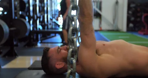 Weights and chains.mp4 Vídeos de archivo 52854266