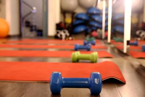 Weights on floor 库存照片