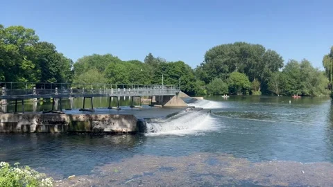 The weir on The River Thames at Pangbourne in West Berkshire, UK Stock Footage 335946117