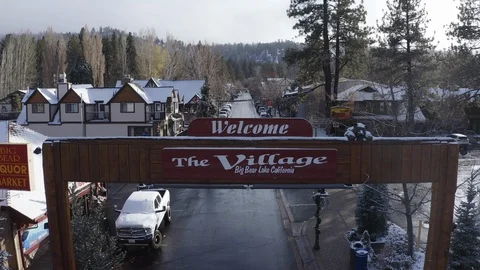 Welcome to Big Bear sign covered in snow. Video stock 120401019