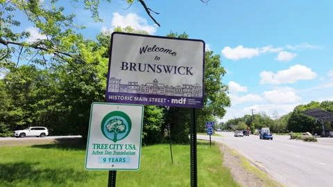 Welcome to Brunswick town sign with Tree City marker Stock Footage 337999450