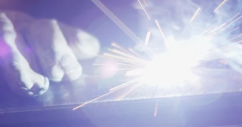 Weld, solder in action 库存影片 127701377