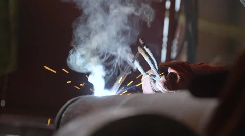 Welder Brews Electro-Welded Face is Not Seen Vídeos de archivo 68508276