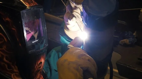 Welder Close Up Shot 動画素材 98219656