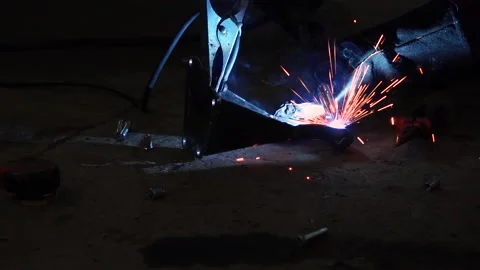 The welder performs welding 動画素材 220874960