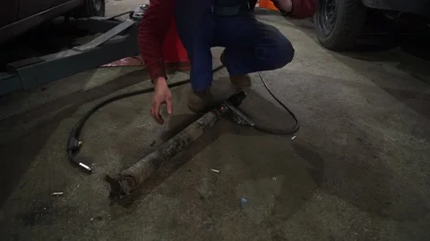 The welder performs welding works of metal Vidéo 221433920