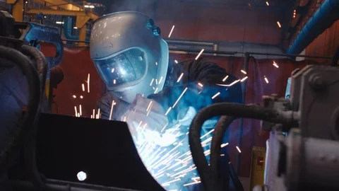 Welder in slow motion. Stock Footage 117668574